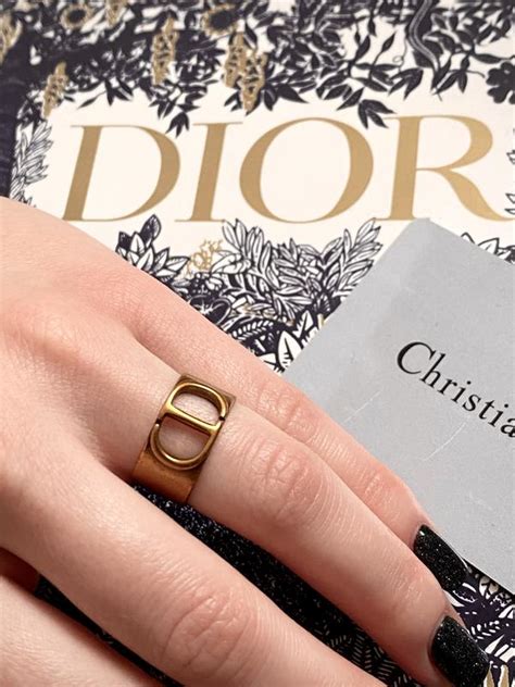 dior кольцо цена|Женские Кольца Christian Dior — Купить по всему миру .